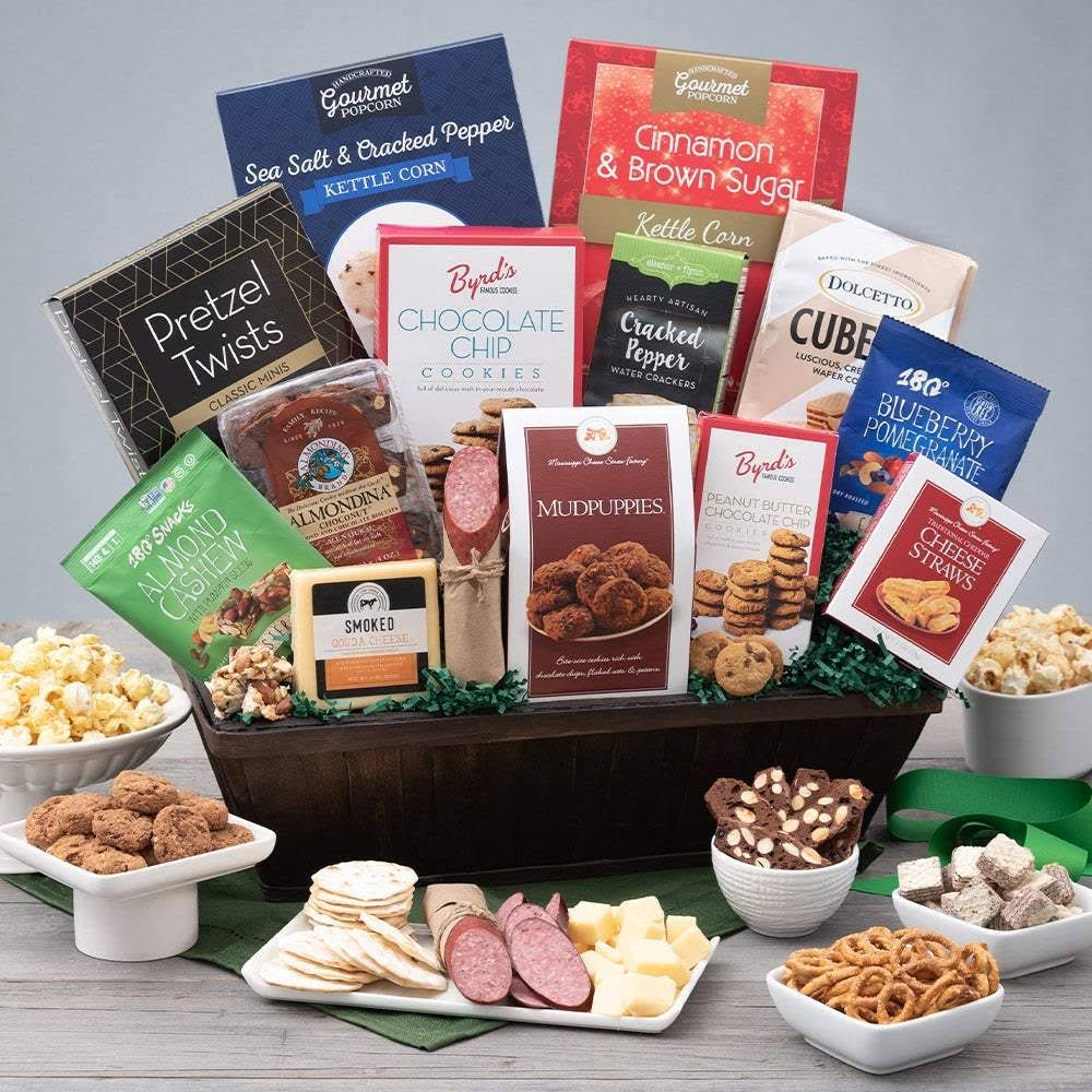 Deluxe Snack and Chocolate Gift Basket H400