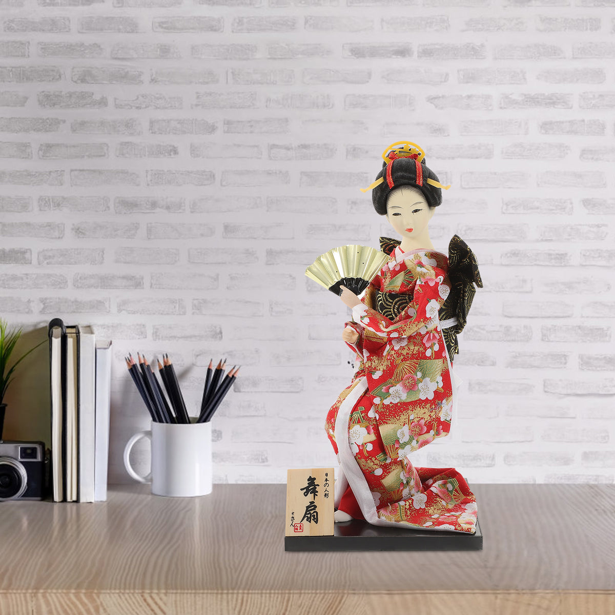 Vintage Japanese Geisha Tabletop Ornament Z788