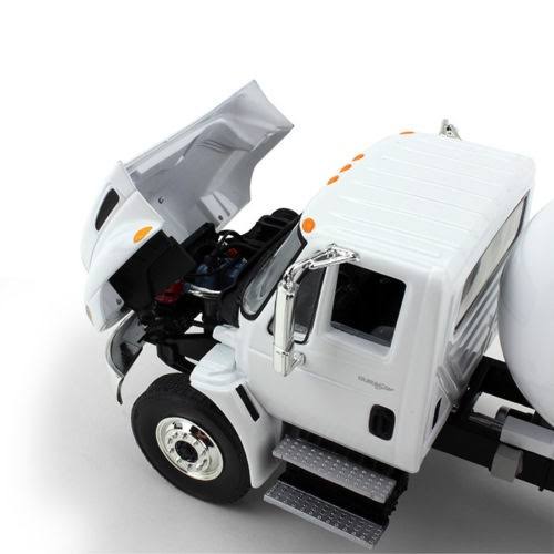 White 1/34 Diecast Model J778803