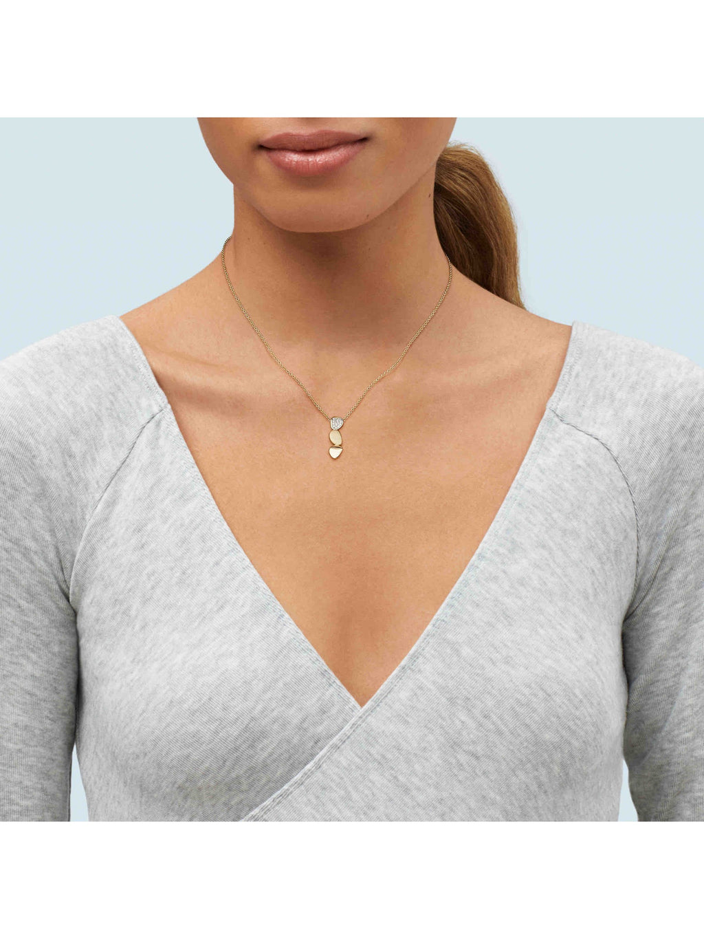 14kt Yellow Gold Diamond Oval Pendant Necklace A954