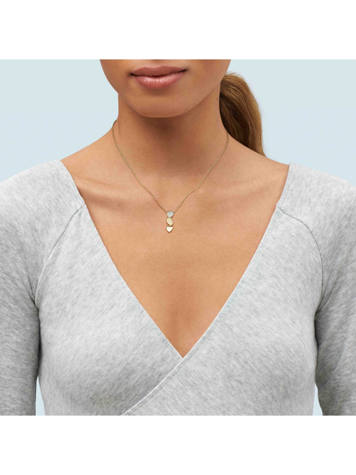 14kt Yellow Gold Diamond Oval Pendant Necklace A954