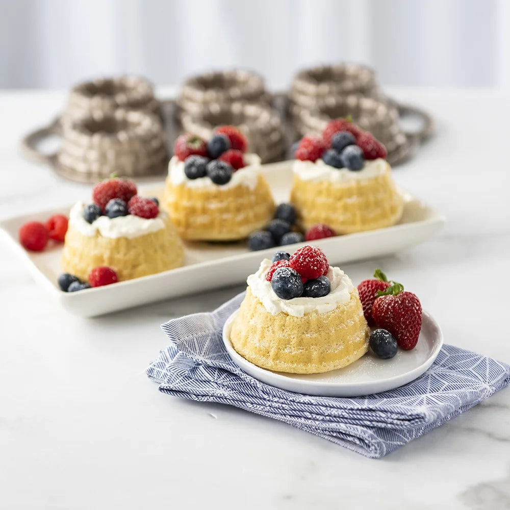 Cast Aluminum Shortcake Baskets Pan D64487