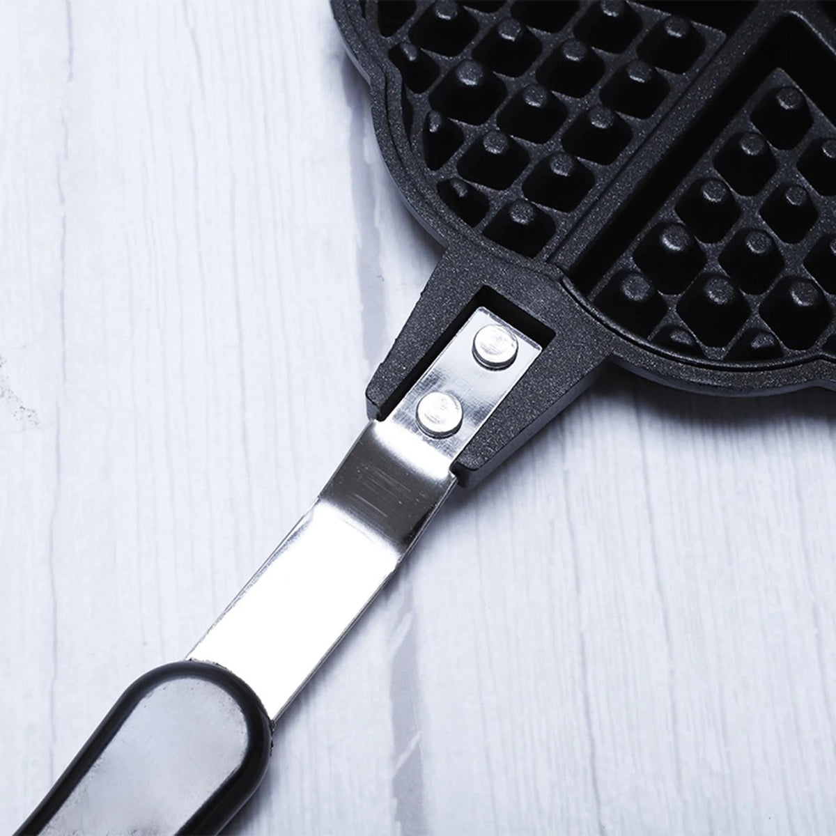 6 Waffle Maker Pan Portable Bakeware L4684
